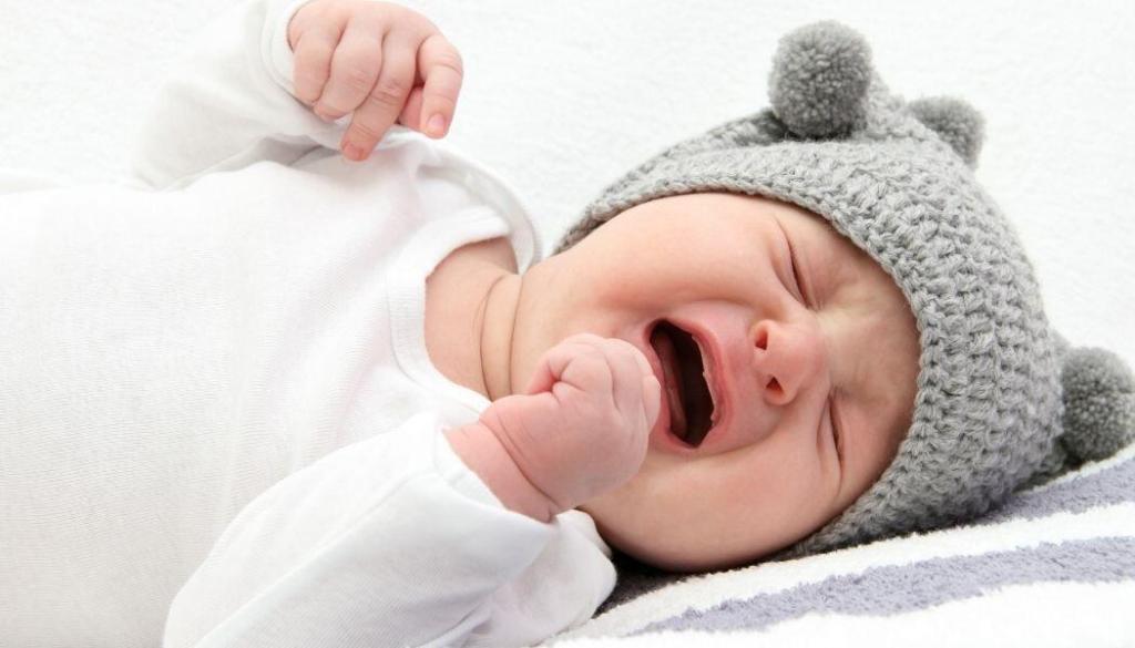 Baby will nicht schlafen und weint