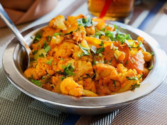 Gobi Aloo: Rezept für Blumenkohl-Kartoffel-Curry